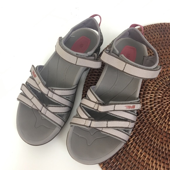 teva tirra simply taupe